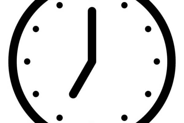 A Simple Clock Face That Shows Just 7 O’clock
